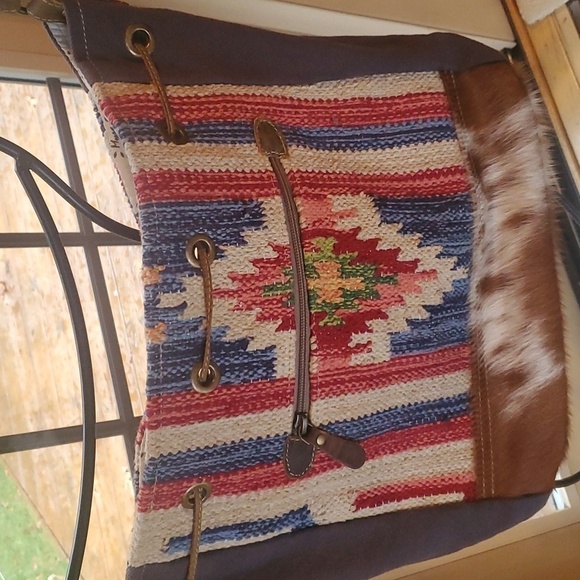 Myra Bag Southwest Leather CottonCarve Bucket Pockets Shoulder Bag NWOT - Picture 5 of 13